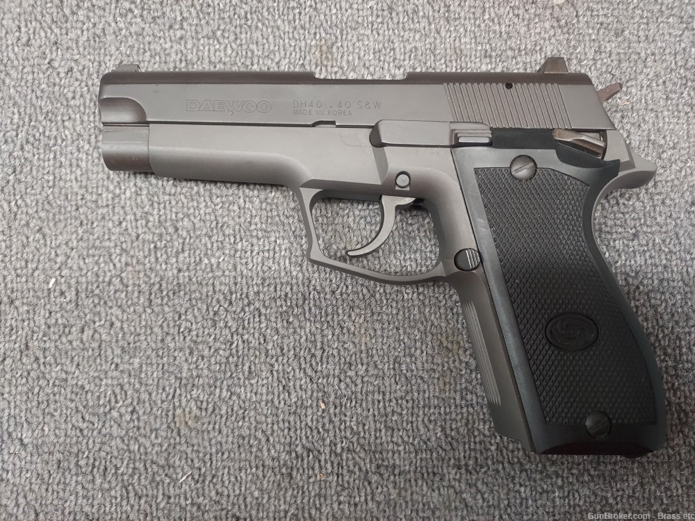 Daewoo DH40 .40 S&W Triple Action-img-1