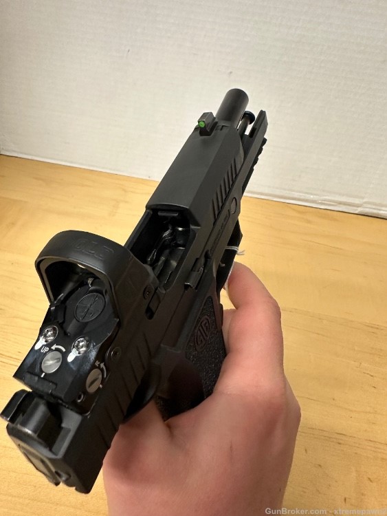 Sig Sauer P320 with Leopold Deltapoint Pro red dot-img-5