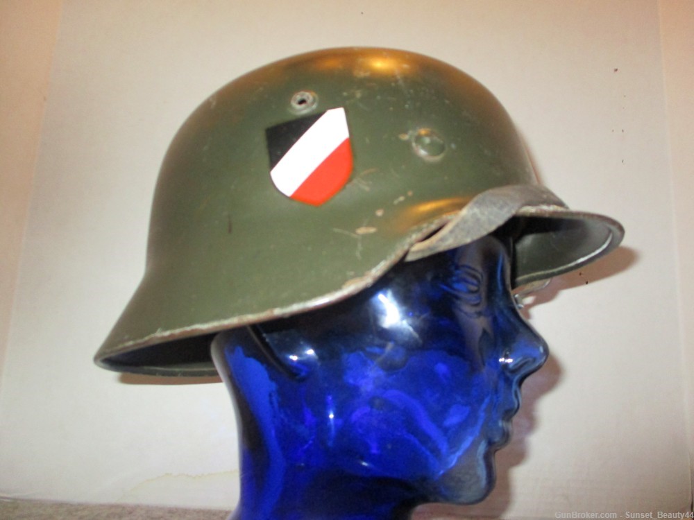 Vintage WW11 German M40 Steel Helmet-img-2