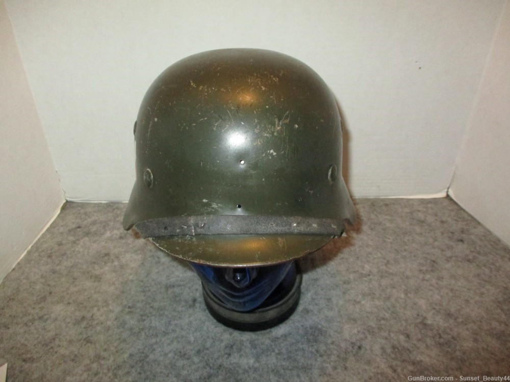 Vintage WW11 German M40 Steel Helmet-img-4