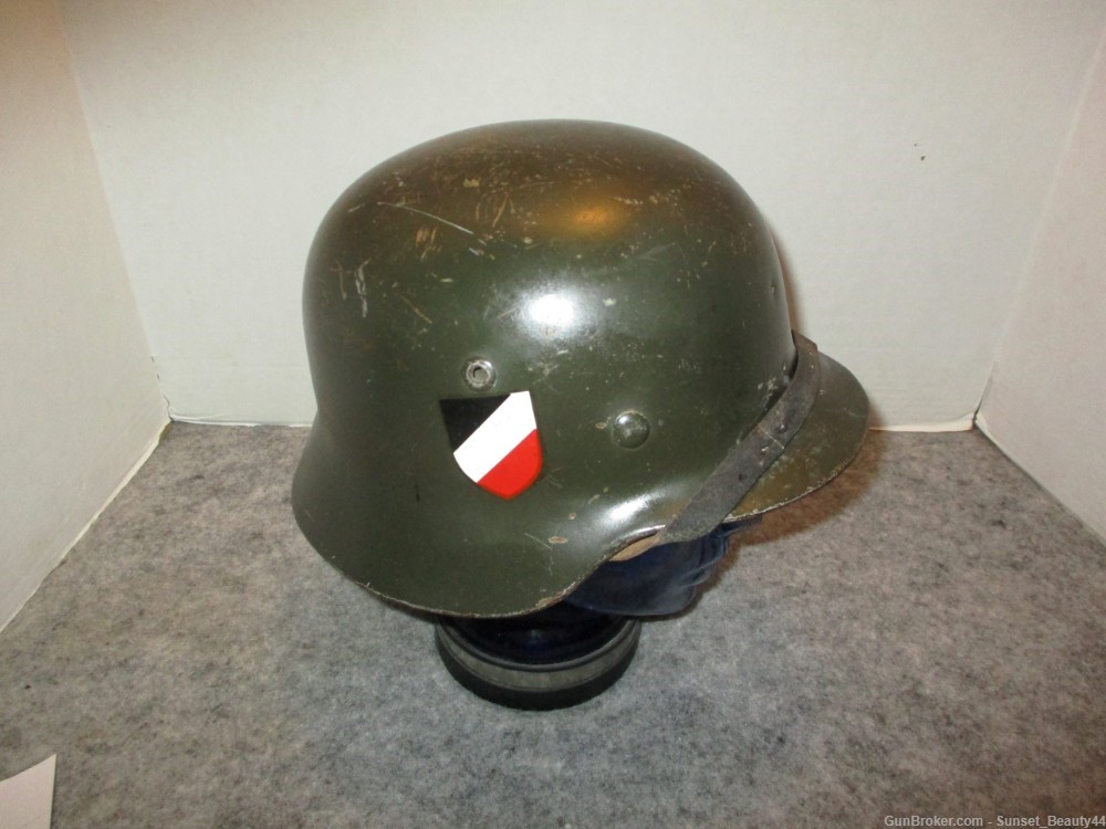 Vintage WW11 German M40 Steel Helmet-img-1