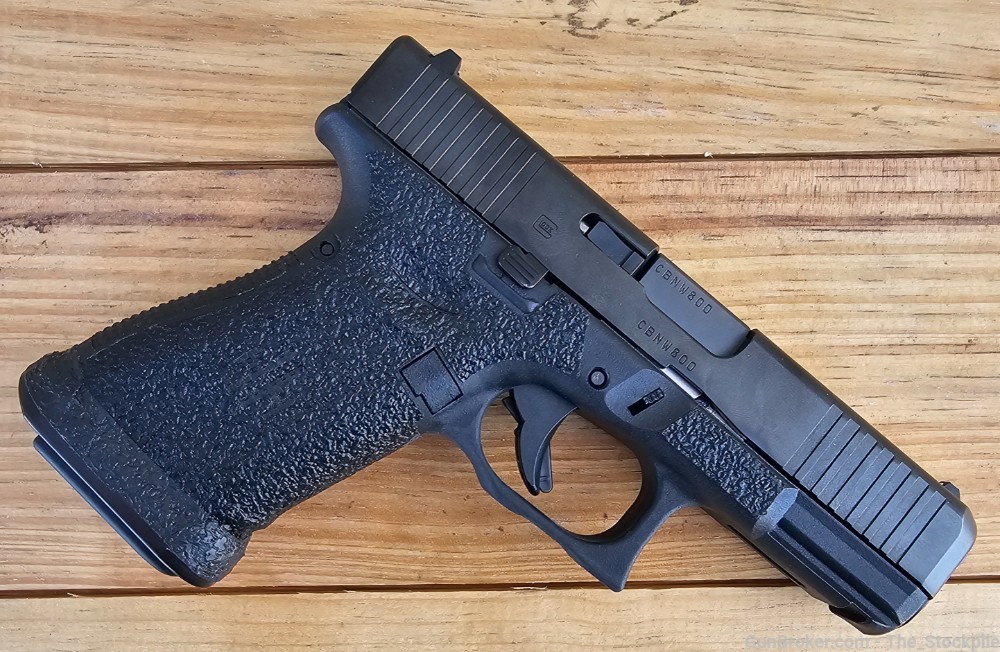 Glock 19 Gen 5 9mm Luger 4" Bbl w/ three 15 round magazines flared magwell -img-7