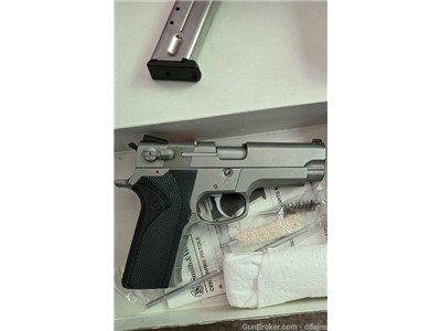 Excellent Condition Classic S&W 4006