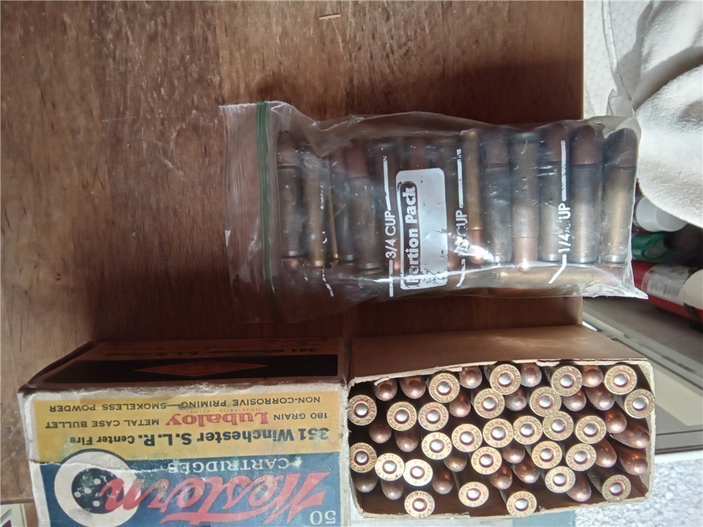 Western 351 Winchester S. L. R. center fire Lubaloy 180 gr. ammo-img-1