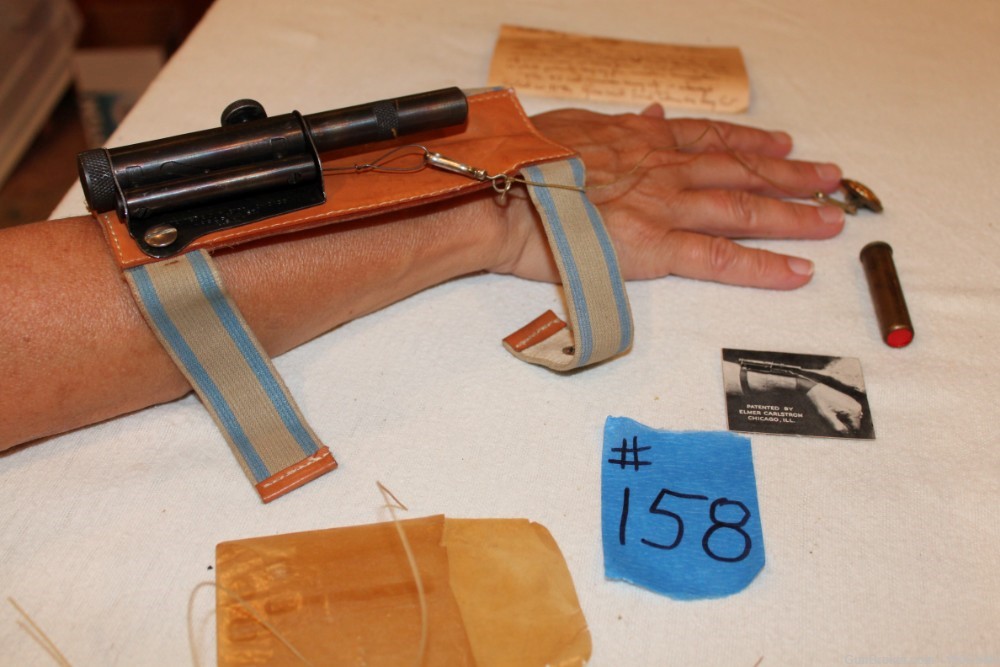 ULTRA RARE - Elmer Carlstom – Up the Sleeve Pistol from 1939 -img-2