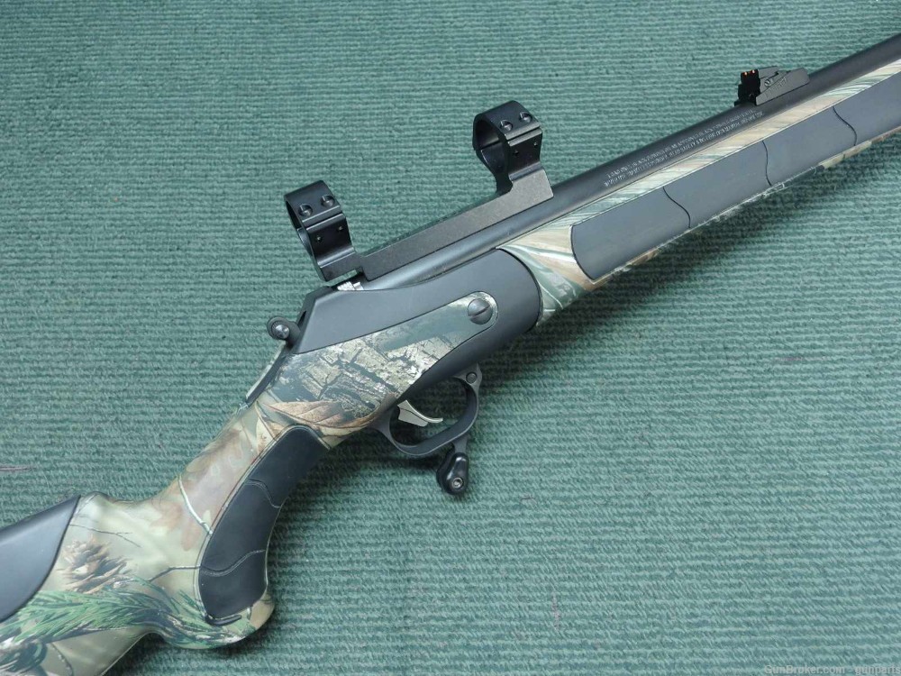 THOMPSON CENTER BONE COLLECTOR .50 CAL. MUZZLELOADER - CAMO / FLUTED - MINT-img-5