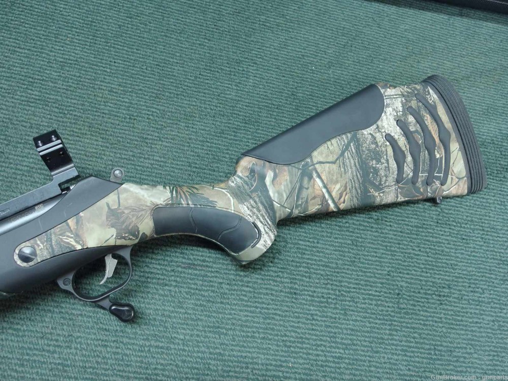 THOMPSON CENTER BONE COLLECTOR .50 CAL. MUZZLELOADER - CAMO / FLUTED - MINT-img-16