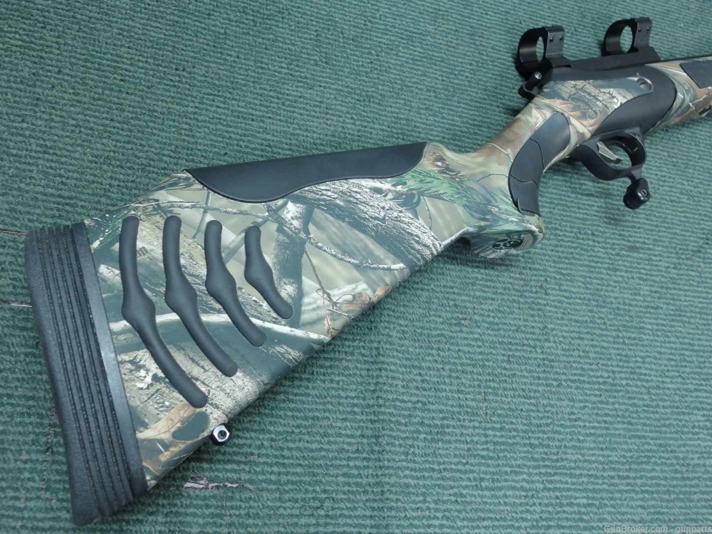 THOMPSON CENTER BONE COLLECTOR .50 CAL. MUZZLELOADER - CAMO / FLUTED - MINT-img-8