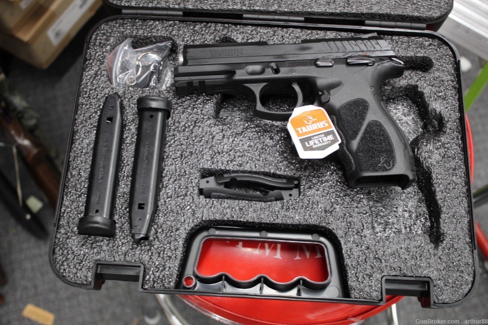 TAURUS TH10 IN 10 MM IS NEW IN THE BOX WITH NO RESERVE-img-0