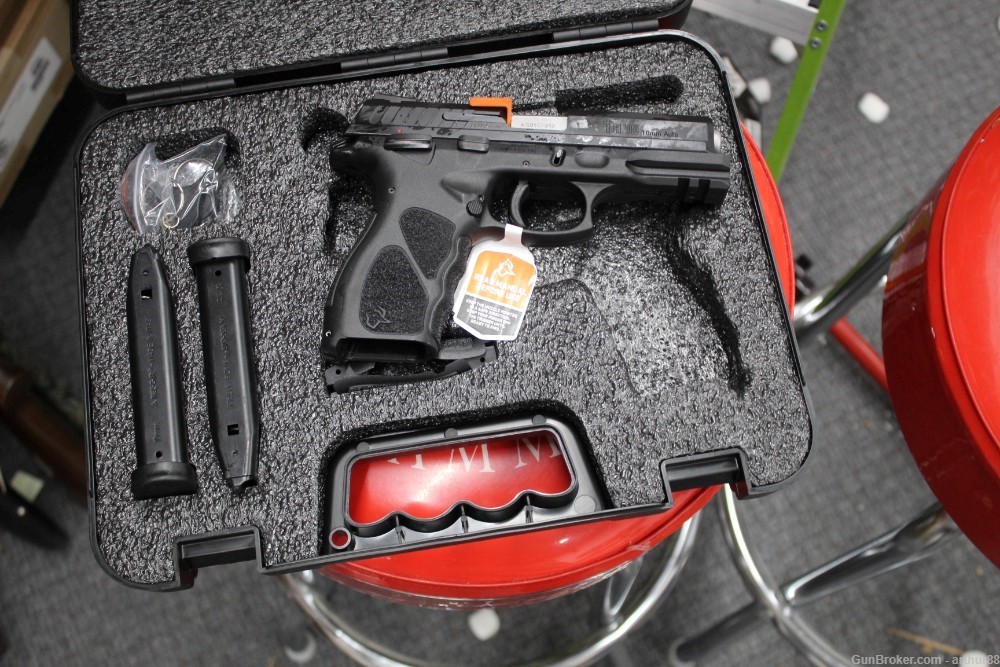 TAURUS TH10 IN 10 MM IS NEW IN THE BOX WITH NO RESERVE-img-1