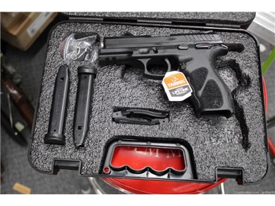 TAURUS TH10 IN 10 MM IS NEW IN THE BOX WITH NO RESERVE