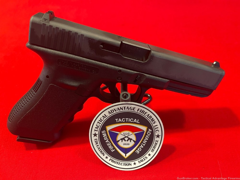 USED UNFIRED Glock 17 Pistol 9mm-img-0