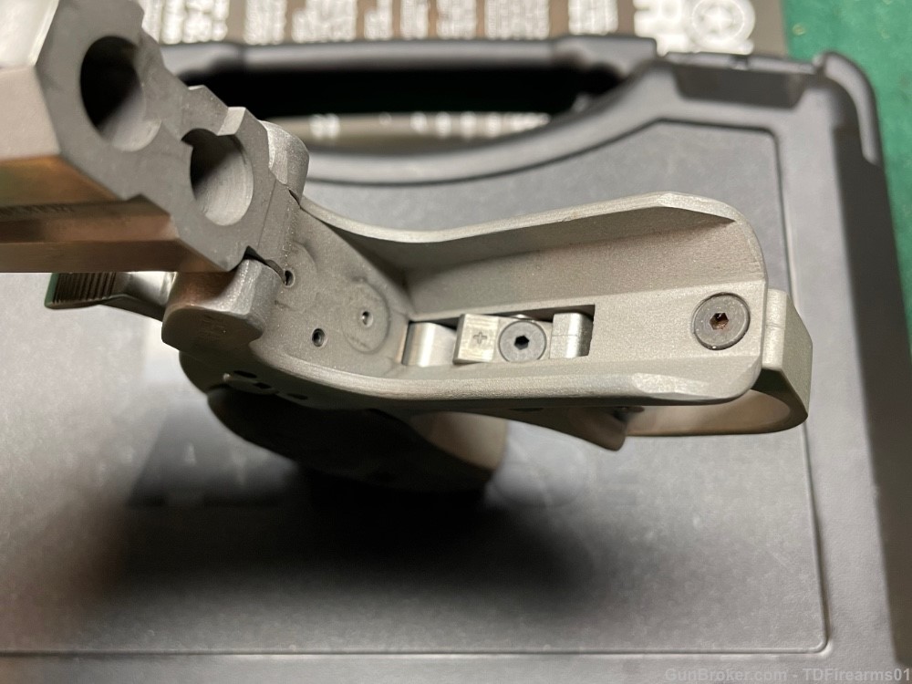 Bond Arms Derringer Roughneck 9mm 2.5" barrel w/ original hard case-img-3