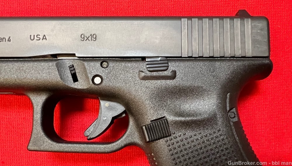 Glock 9mm Gen 4 Model 19C Compensated Pistol LIKE NEW in the BOX-img-3