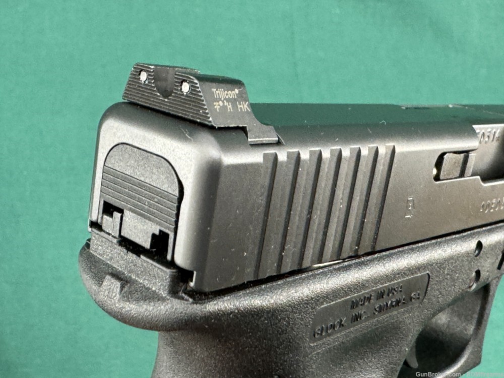 Glock 17C Gen 4 9mm Excellent in Box Trijicon Night Sights USA .01 NR-img-6