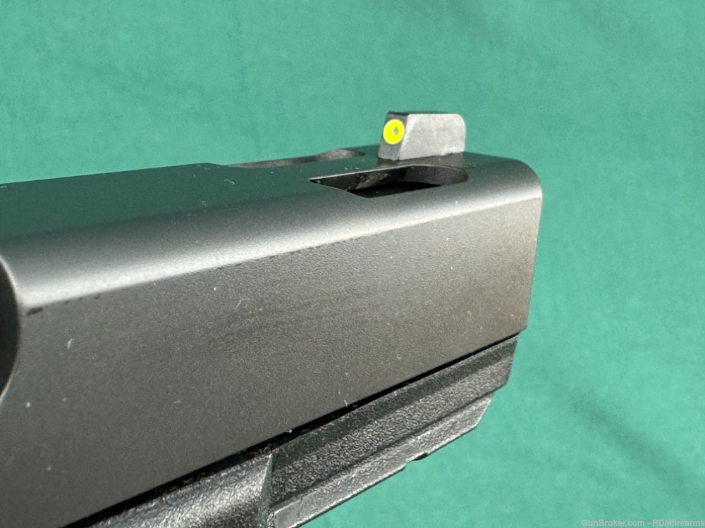 Glock 17C Gen 4 9mm Excellent in Box Trijicon Night Sights USA .01 NR-img-7