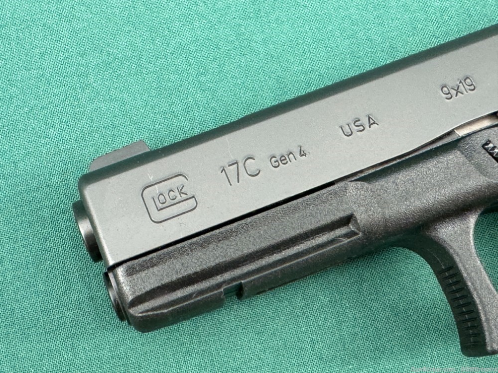 Glock 17C Gen 4 9mm Excellent in Box Trijicon Night Sights USA .01 NR-img-4
