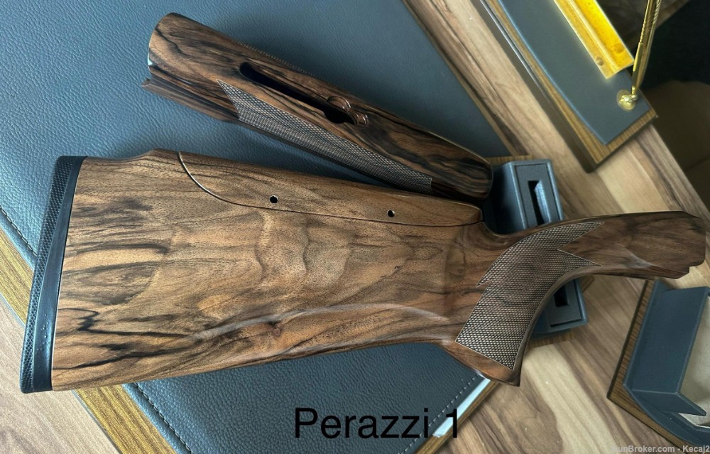Perazzi MX8 MX2000 Turkish Walnut with matching forend-img-0