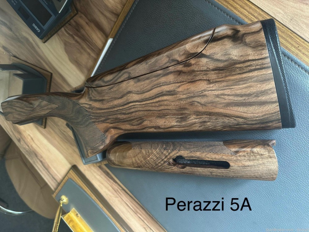 Perazzi MX8 MX2000 Turkish Walnut stock with matching forend -img-1
