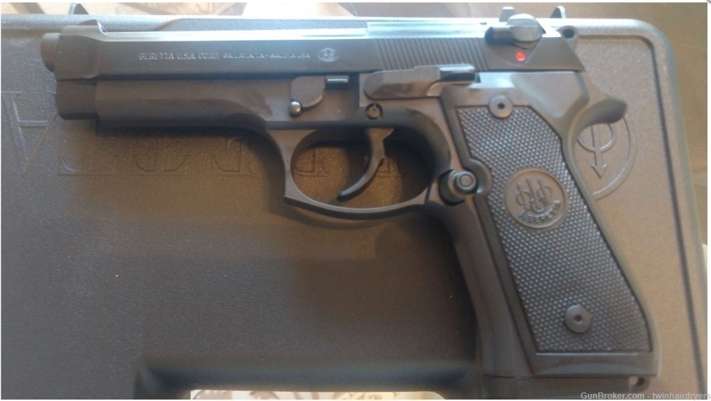 Beretta USA 92FS 9mm Luger 4.90" 15+1 Black 2 Mags Factory Case NIB-img-0
