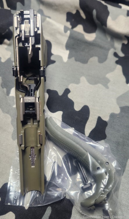 Glock G17  Gen 5 Complete OEM BFG frame Battlefield Green RARE color option-img-3
