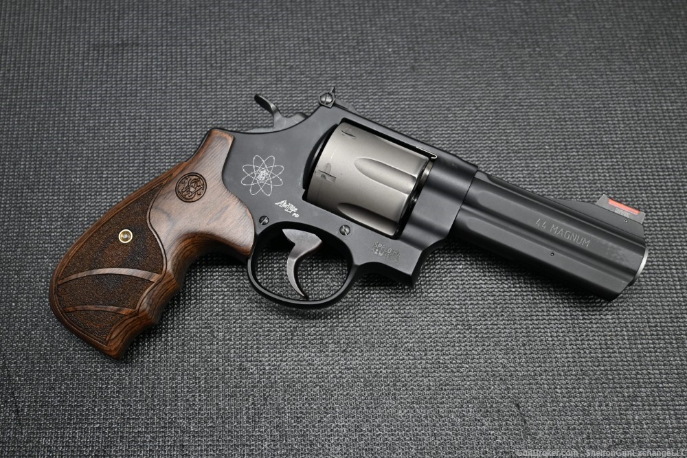 BLOWOUT PRICE! SMITH & WESSON 329PD IN 44 MAG - FACTORY NEW!-img-1