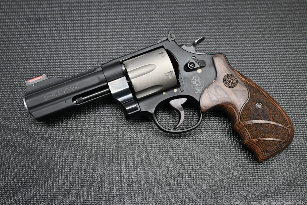 BLOWOUT PRICE! SMITH & WESSON 329PD IN 44 MAG - FACTORY NEW!-img-0