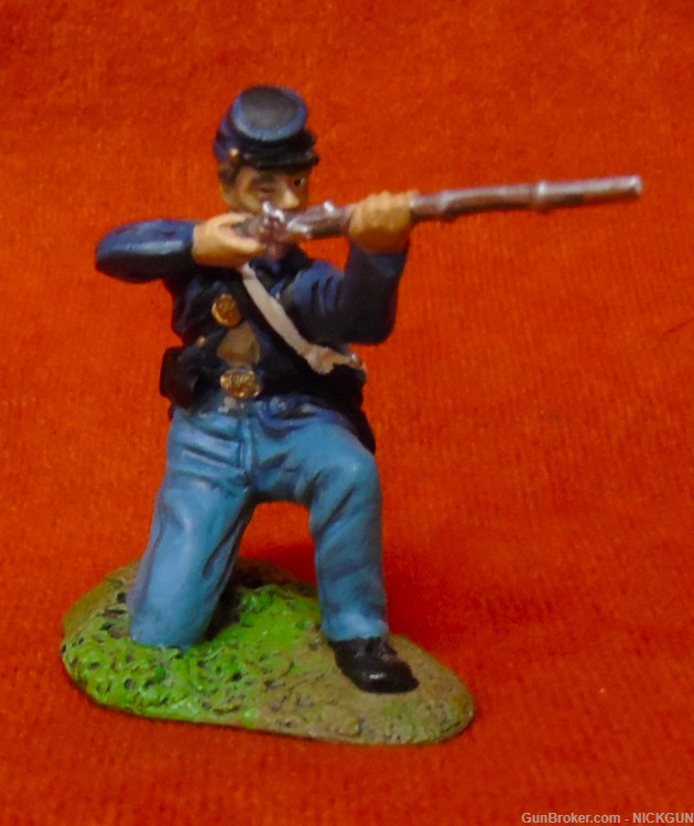 Civil War Union soldiers on firing line-img-8