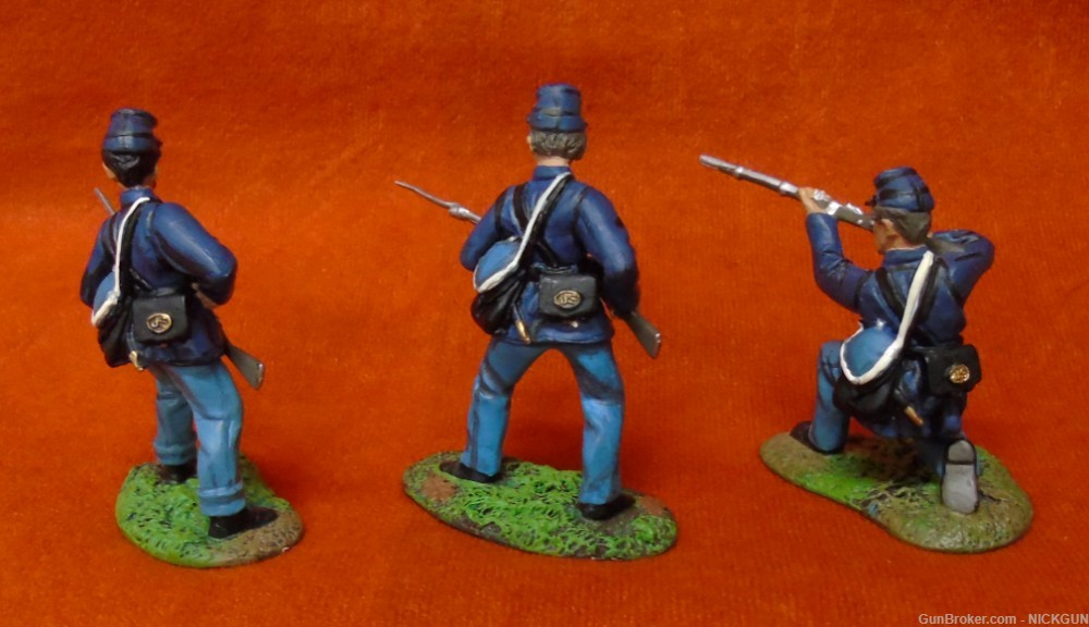 Civil War Union soldiers on firing line-img-5