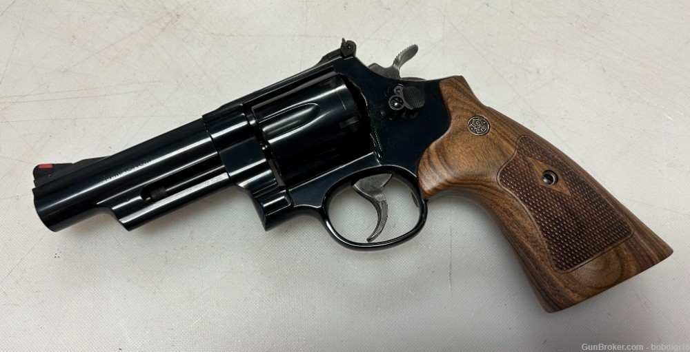 Smith & Wesson Model 29 Classic 44 Magnum 150254 4" 6rd Blued NO CC FEES-img-0