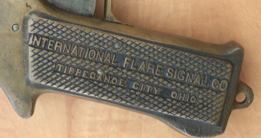 U.S. WWII International Flare Signal Co. 37mm Brass Frame Flare Pistol 1943-img-4