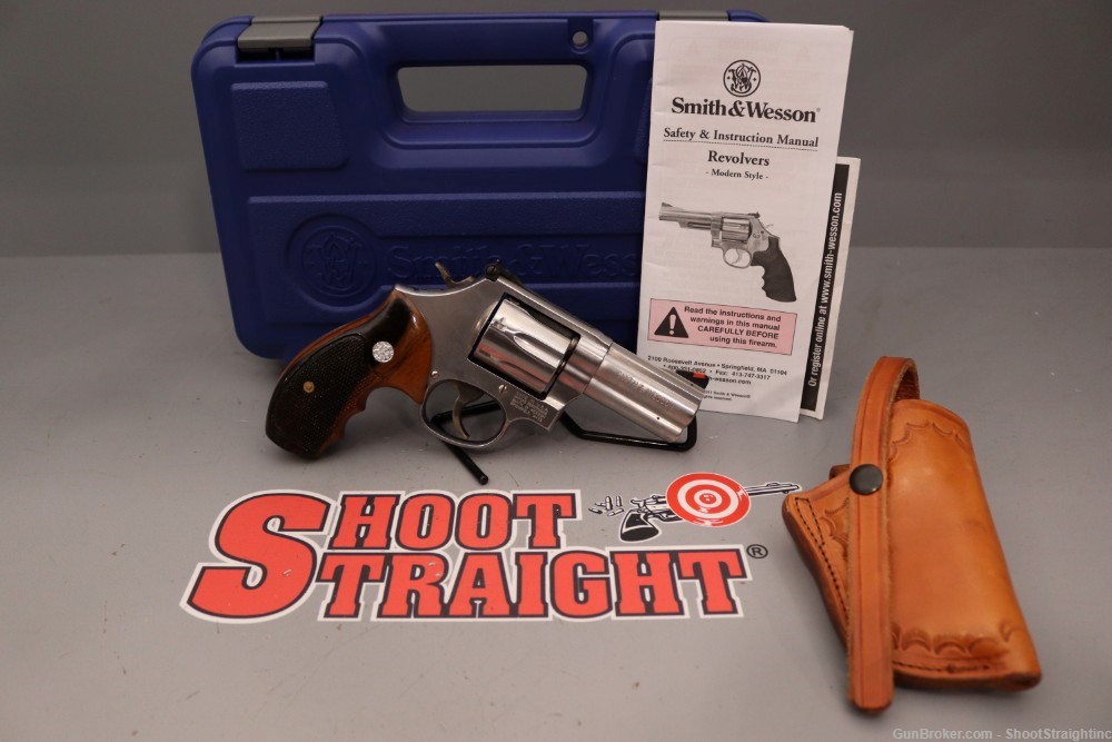 Smith and Wesson 686-6 .357MAG / .38SPL 3"  w/ Box & Holster - 7 Shot - -img-0