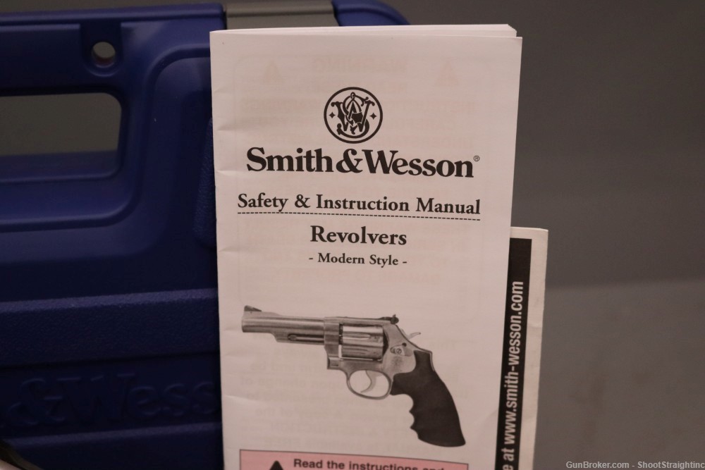 Smith and Wesson 686-6 .357MAG / .38SPL 3"  w/ Box & Holster - 7 Shot - -img-2
