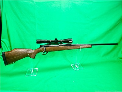 MINT Weatherby Vanguard 300 Winchester magnum Nice Wood stock! 24”