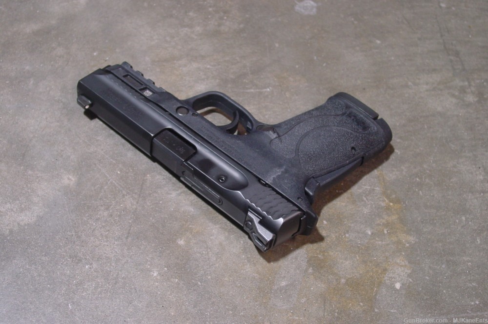 Smith & Wesson M&P 380 Shield EZ M2.0 .380ACP compact pistol!!-img-7