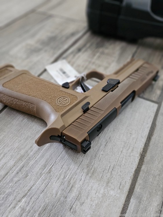 Sig P320 X-Carry 3.9" 9mm 1x17rd 2x21rd Pistol Coyote Tan Optic Ready -img-4