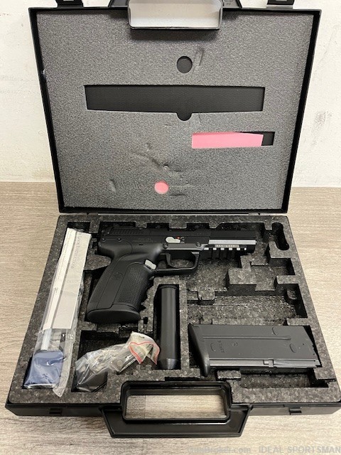 FN HERSTAL FIVESEVEN 5.7X28 IOM IN BOX 2-20 ROUND MAGS RARE-img-12