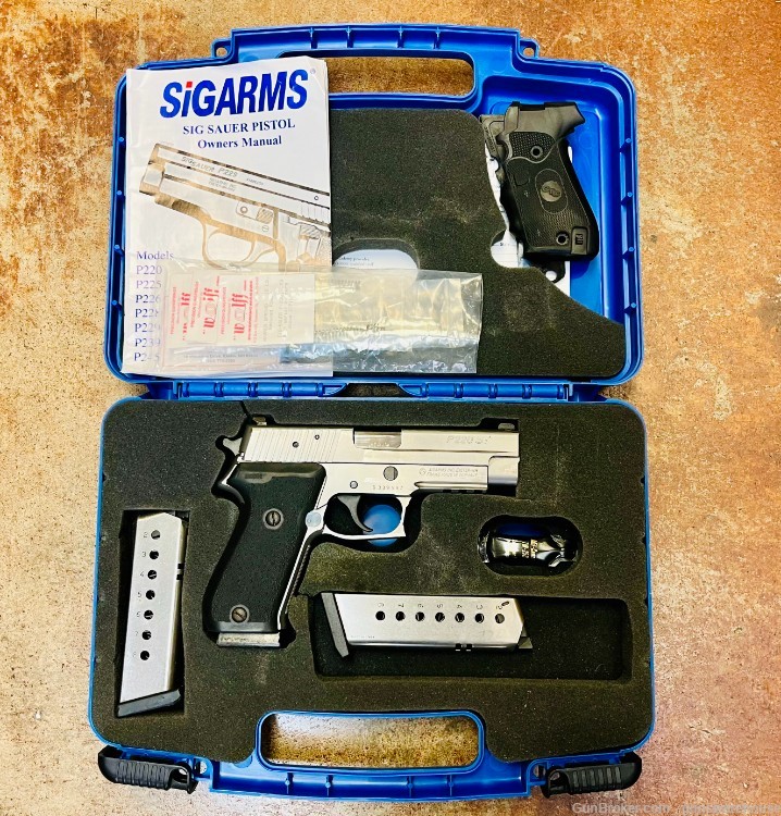 Sig Sauer P220ST .45ACP Factory Case 3 Mags Sig Arms P220 ST-img-0