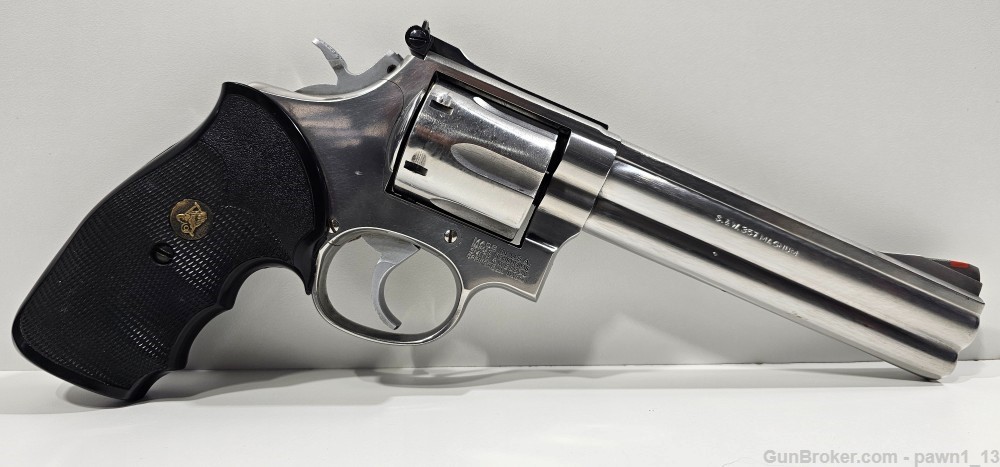Smith and Wesson 686-1 6 shot revolver .357 mag..BIDDING-img-4