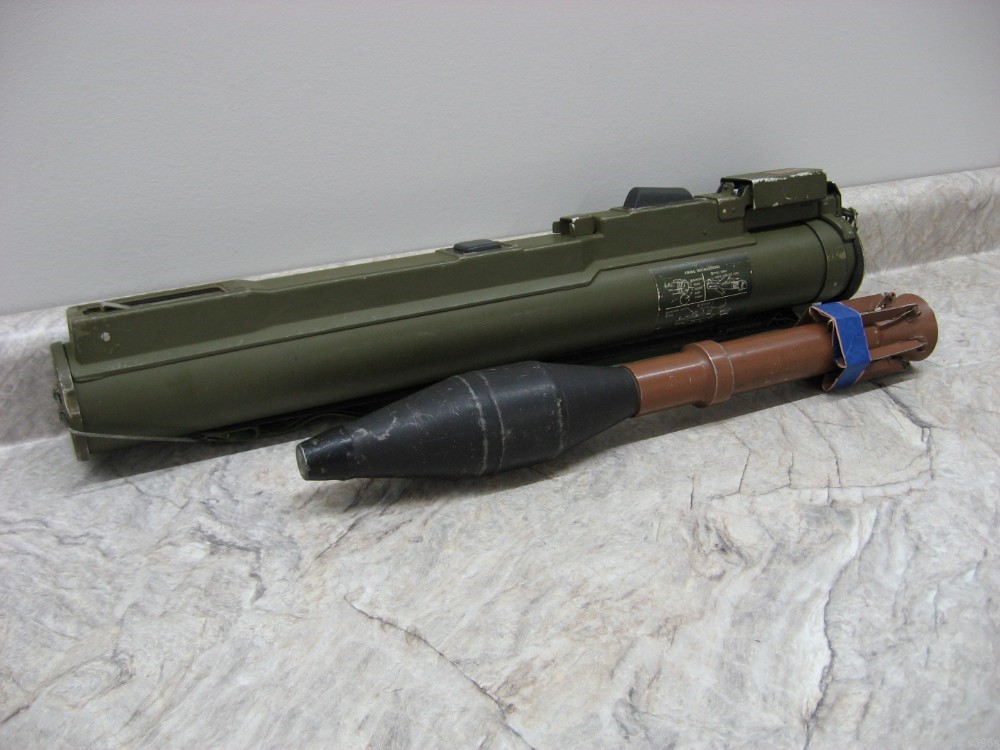 LAW M72 A2 LAUNCHER W/ 66mm ORIGINAL USGI HEAT ROCKET INERT M 72A2 11-1972 -img-1