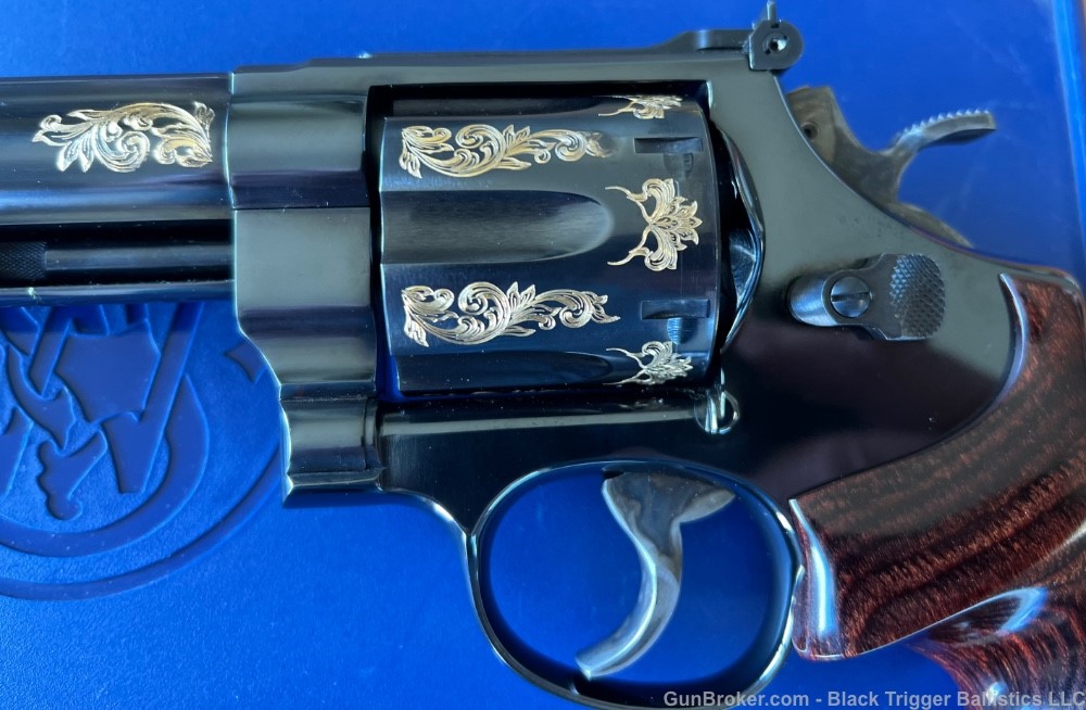 Smith and Wesson 29-6 Magna Classic engraved No Reserve!-img-10