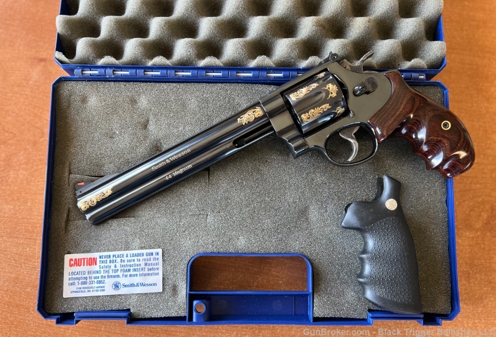 Smith and Wesson 29-6 Magna Classic engraved No Reserve!-img-1