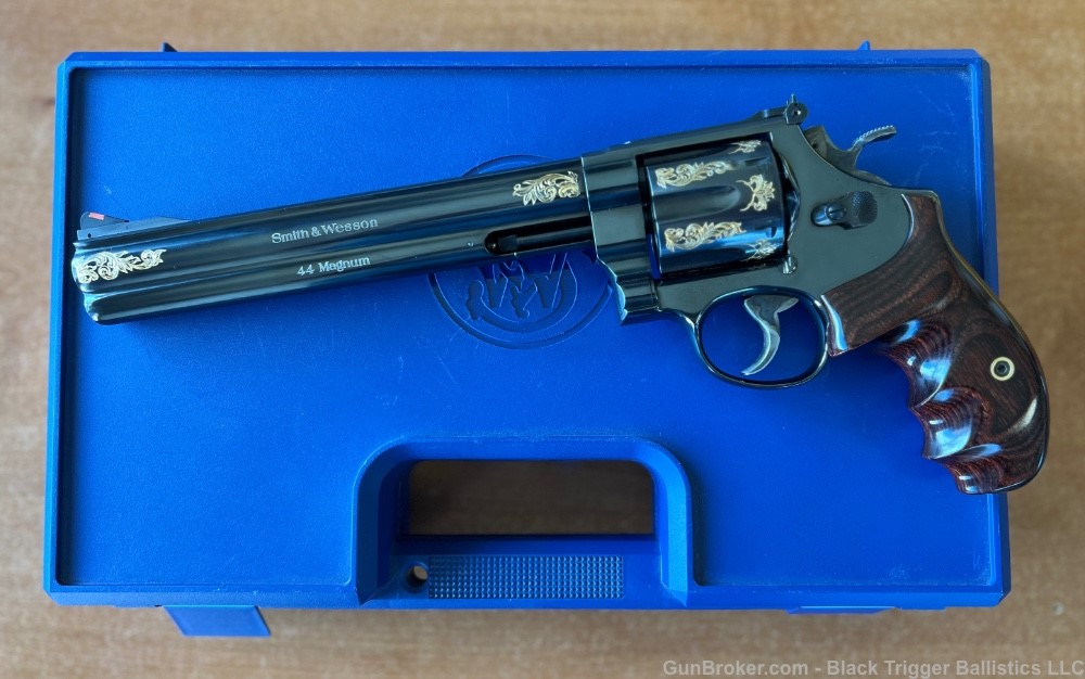 Smith and Wesson 29-6 Magna Classic engraved No Reserve!-img-2