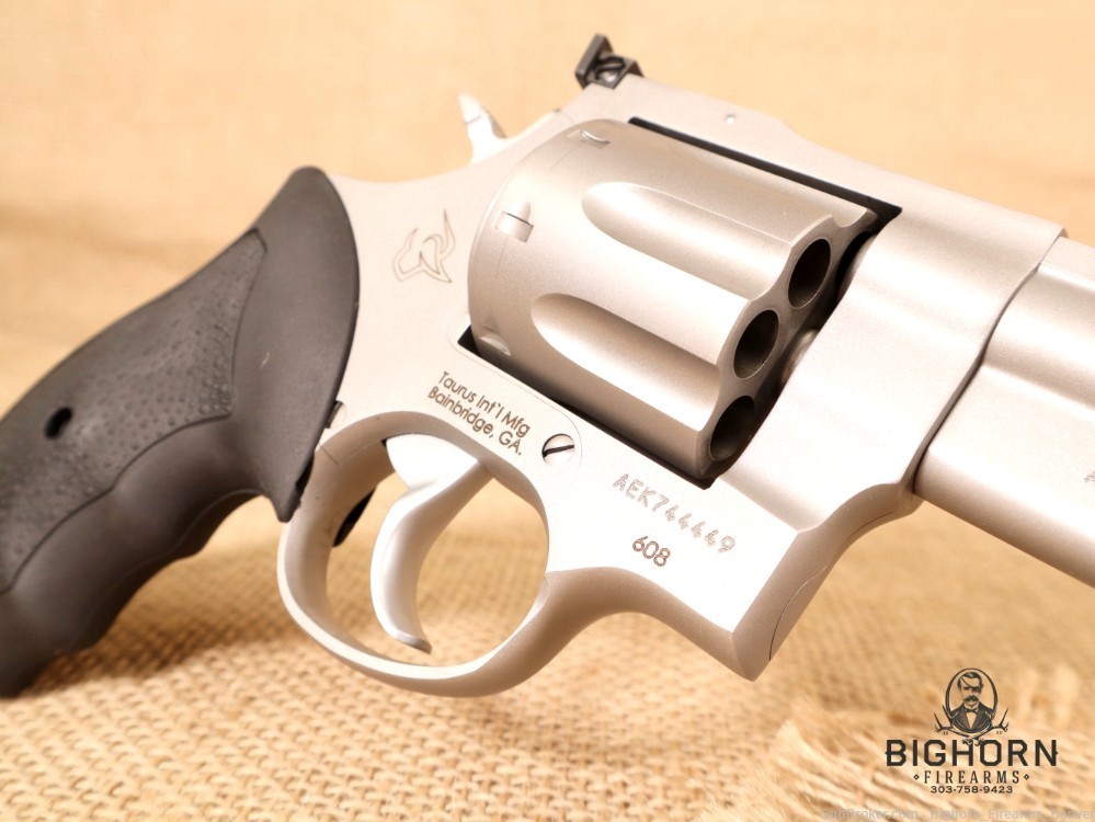 Taurus Model 608, 6.5" .357 mag 8-Shot Revolver Ported Brl NEW IN BOX  $.01-img-31