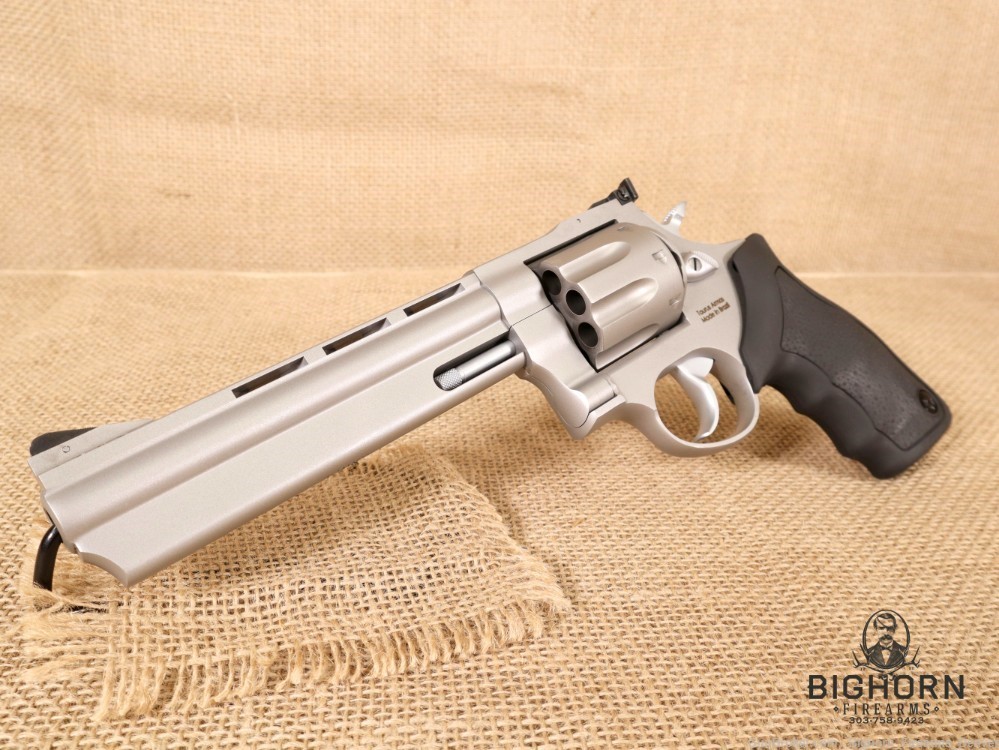 Taurus Model 608, 6.5" .357 mag 8-Shot Revolver Ported Brl NEW IN BOX  $.01-img-6