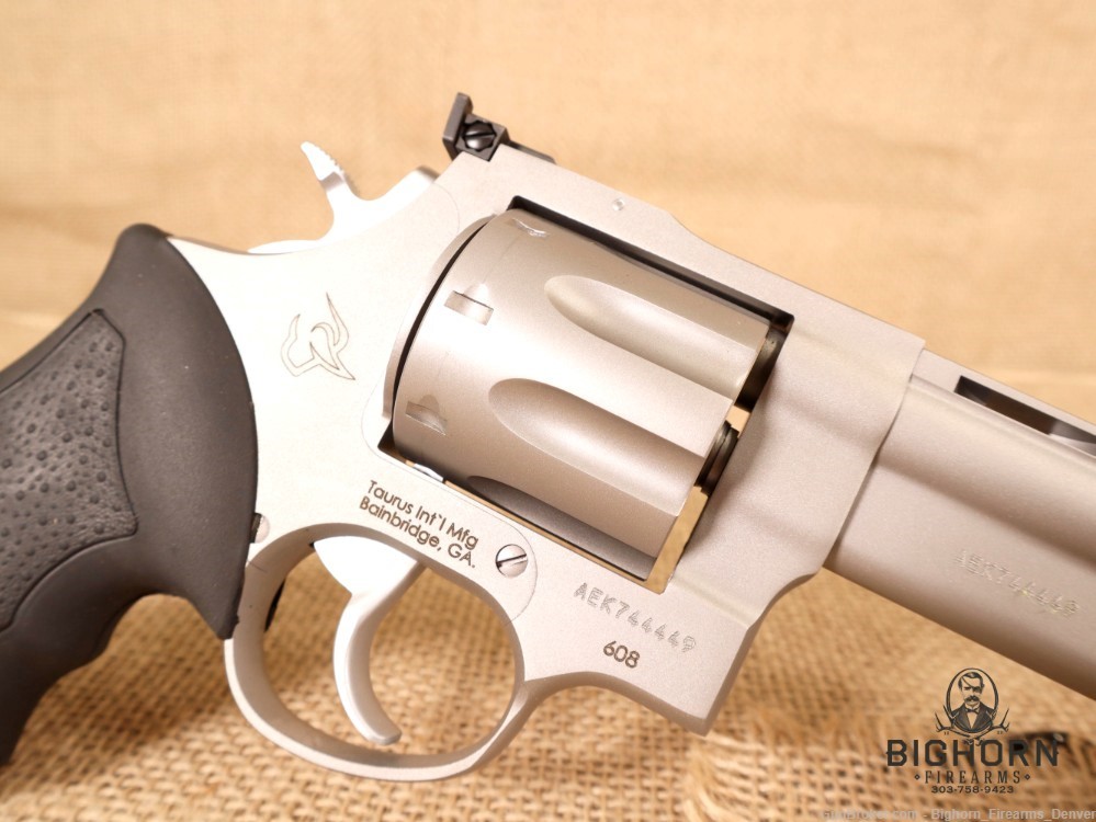 Taurus Model 608, 6.5" .357 mag 8-Shot Revolver Ported Brl NEW IN BOX  $.01-img-10
