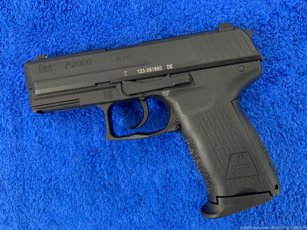 Used H&K P2000 Handgun .40 S&W  $500 Nice and No Reserve -img-0