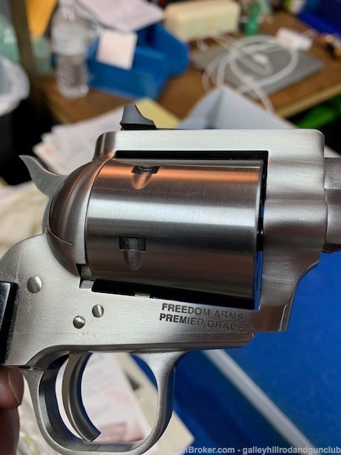 Freedom Arms Model 1997 97 .22LR 5.5" BBL Like New.-img-2