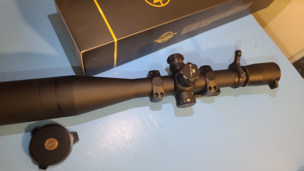 Leupold Mark 4 er/t 8.5-25×50, horus-37 ffp reticle with Sunshade and mount-img-0