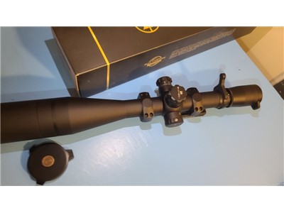 Leupold Mark 4 er/t 8.5-25×50, horus-37 ffp reticle with Sunshade and mount